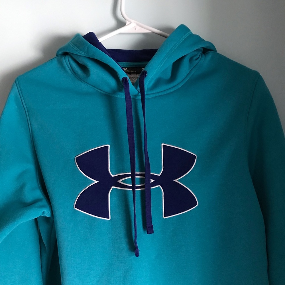 UNDER ARMOUR sweatshirt! Size medium